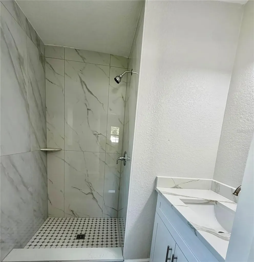 706 Romano Avenue Orlando FL 32807