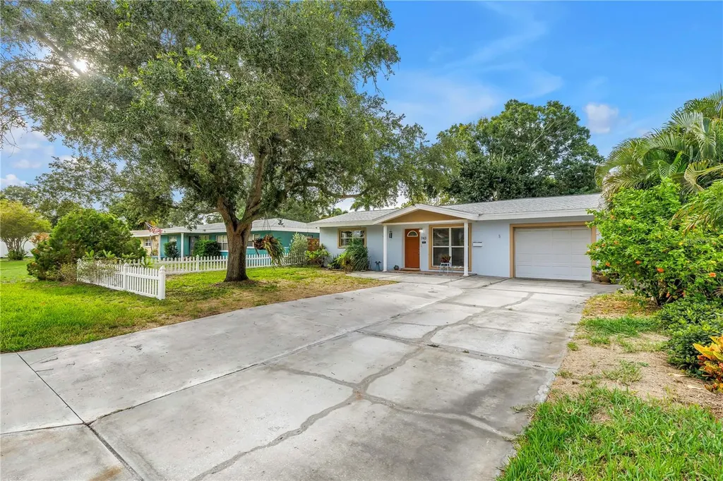 743 41st Avenue NE St Petersburg FL 33703