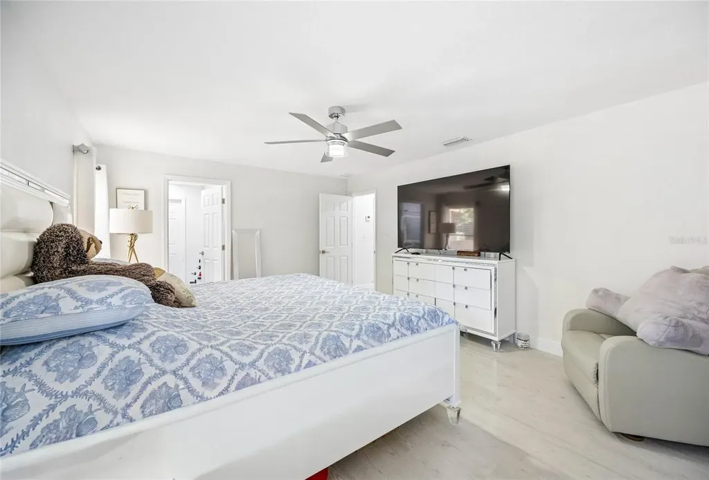 733 Saxby Avenue Orlando FL 32835