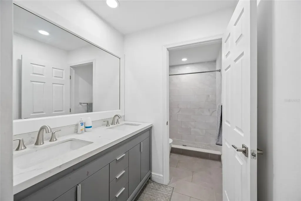 733 Saxby Avenue Orlando FL 32835