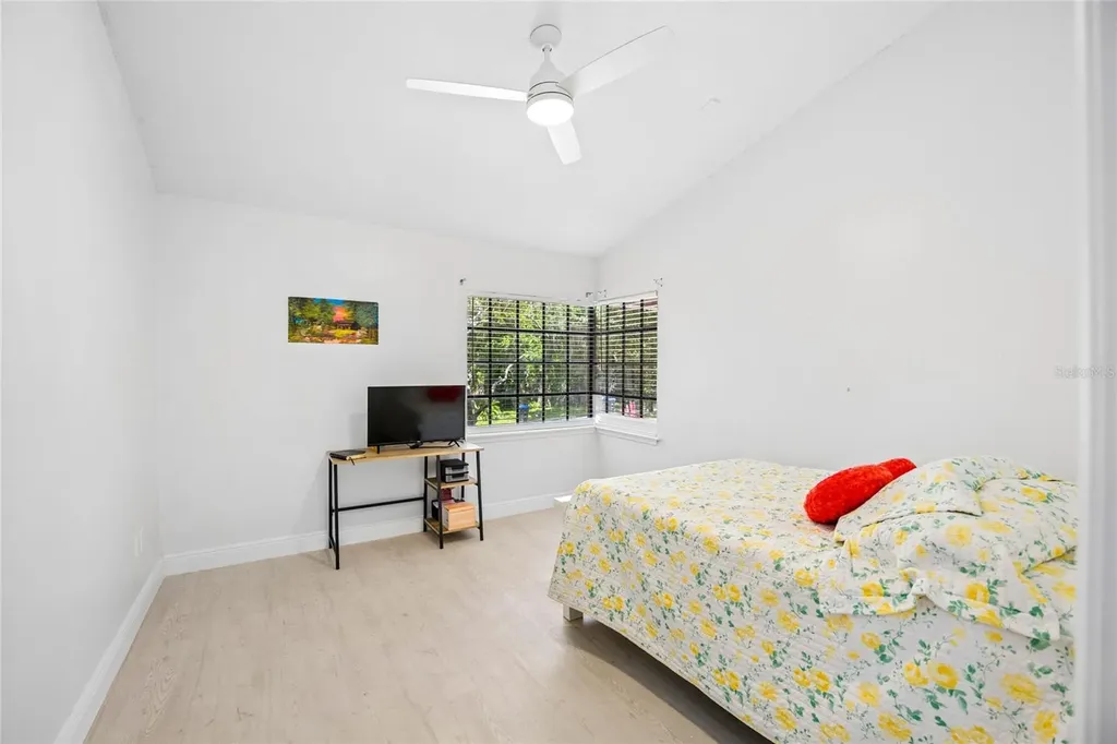 733 Saxby Avenue Orlando FL 32835