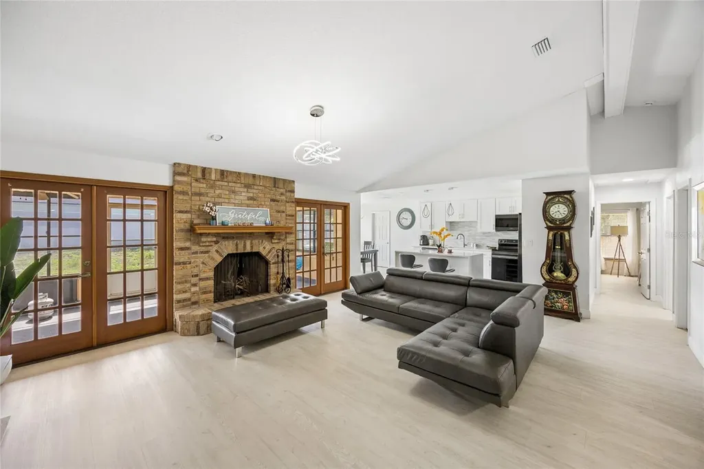 733 Saxby Avenue Orlando FL 32835