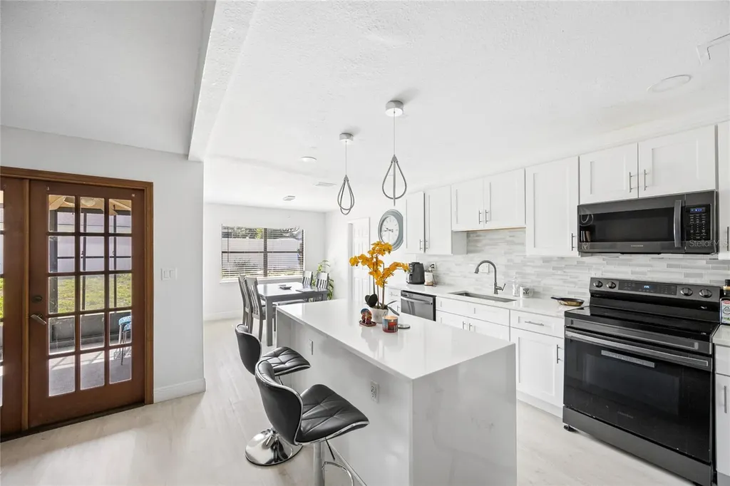 733 Saxby Avenue Orlando FL 32835