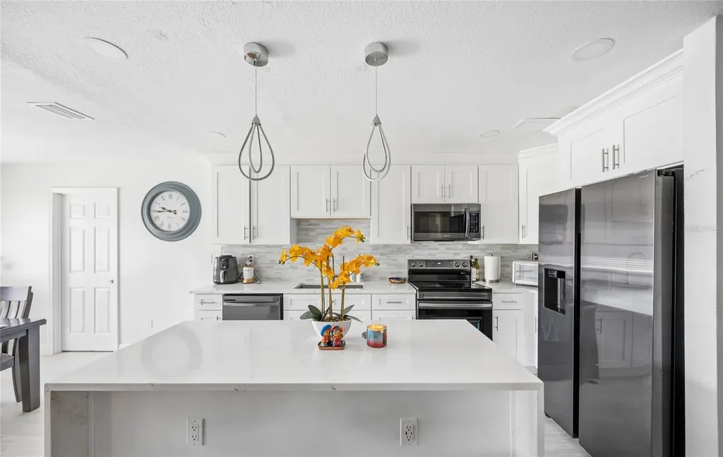 733 Saxby Avenue Orlando FL 32835