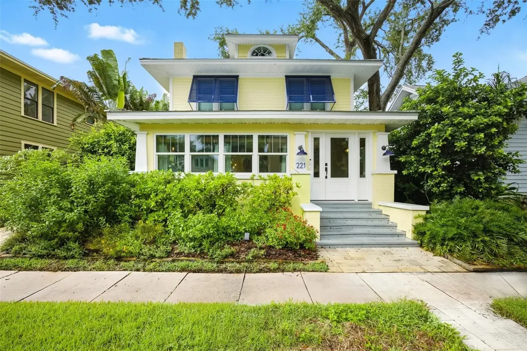 221 13th Avenue NE St Petersburg FL 33701