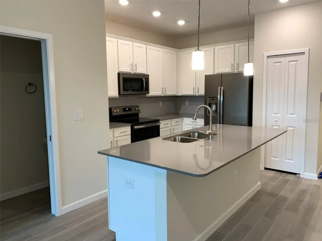 9831 Red Eagle Drive Orlando FL 32825