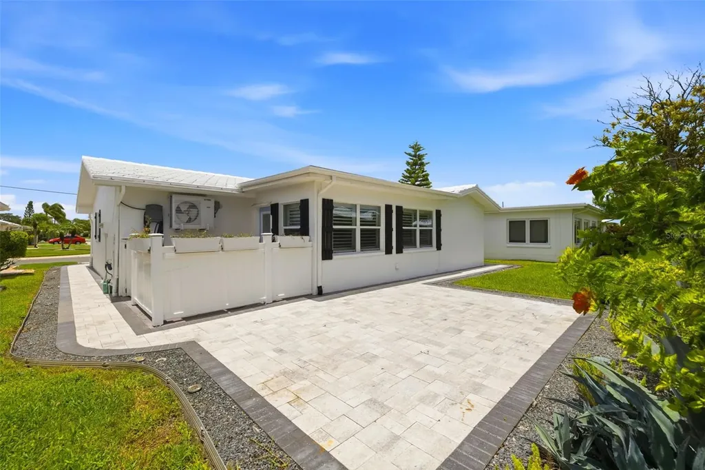 9729 37th Street N Pinellas Park FL 33782