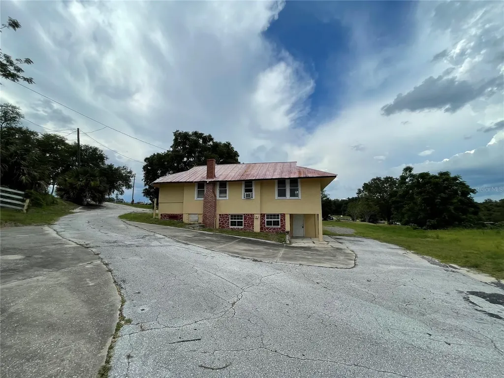 2766 Us Highway 441/27 Highway Fruitland Park FL 34731