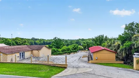 2766 Us Highway 441/27 Highway Fruitland Park FL 34731