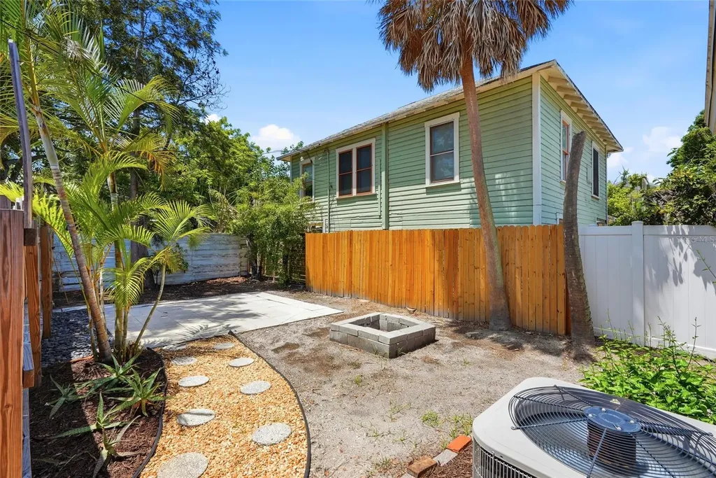 608 9th Avenue N St Petersburg FL 33701