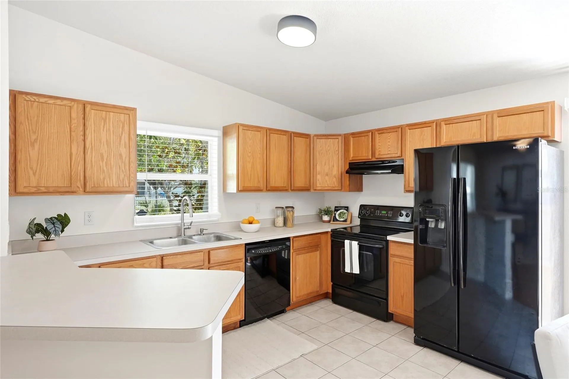 608 9th Avenue N St Petersburg FL 33701