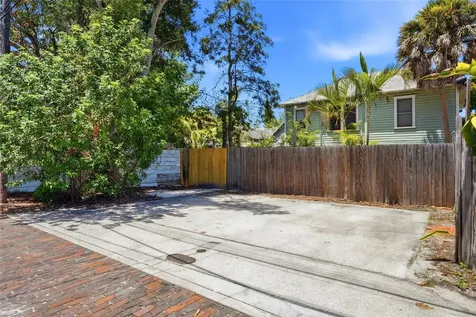608 9th Avenue N St Petersburg FL 33701