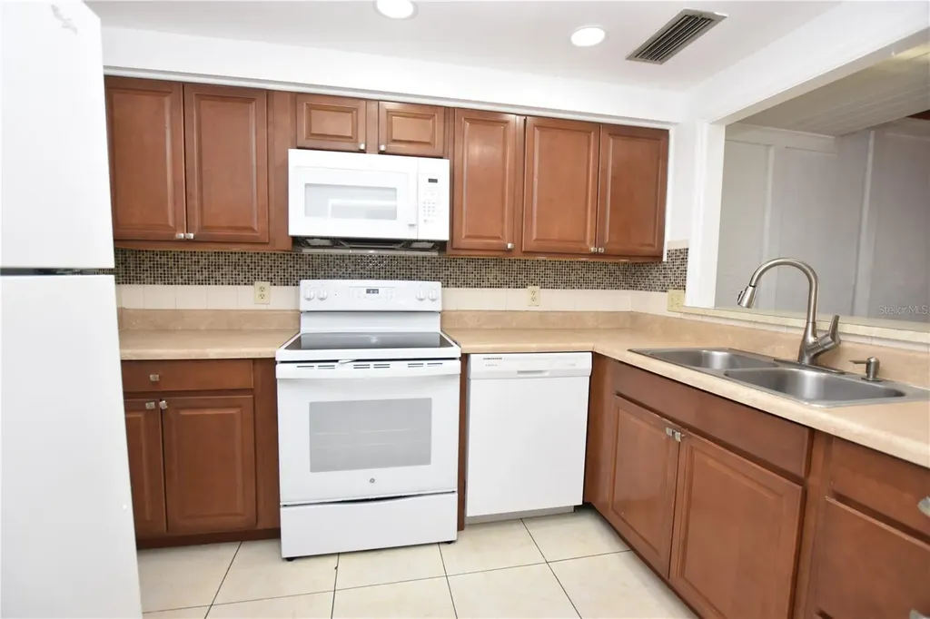 2221 9th St SE Winter Haven FL 33880