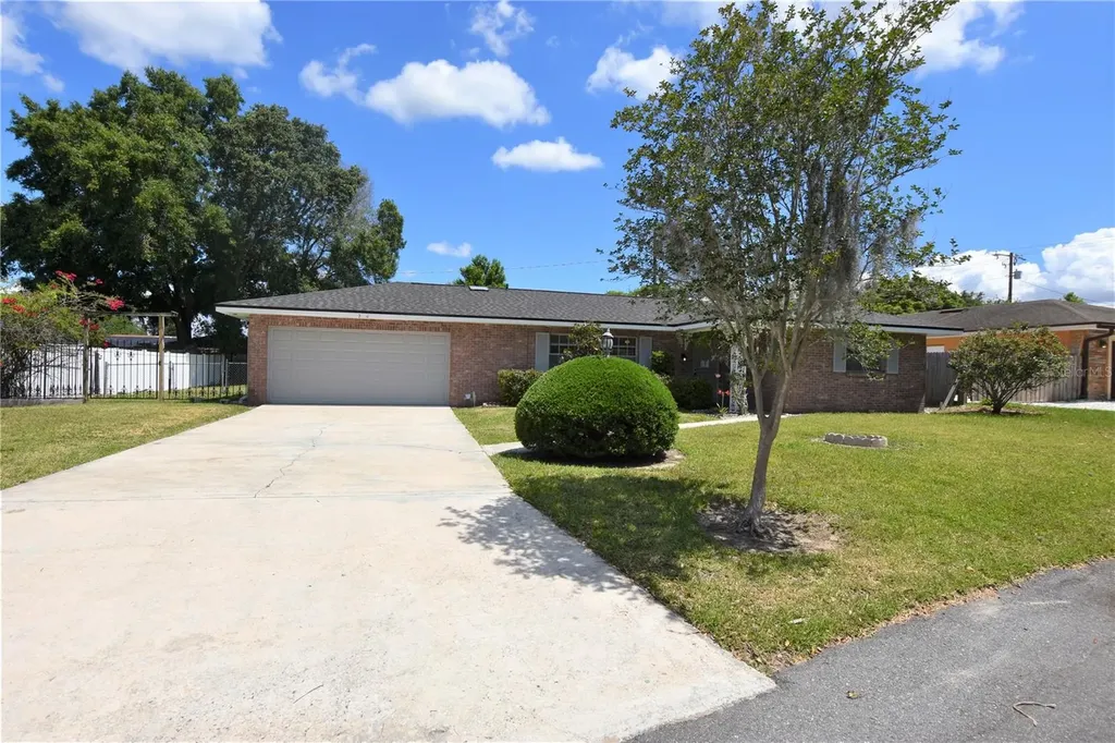204 Chaucer Lane Winter Haven FL 33884