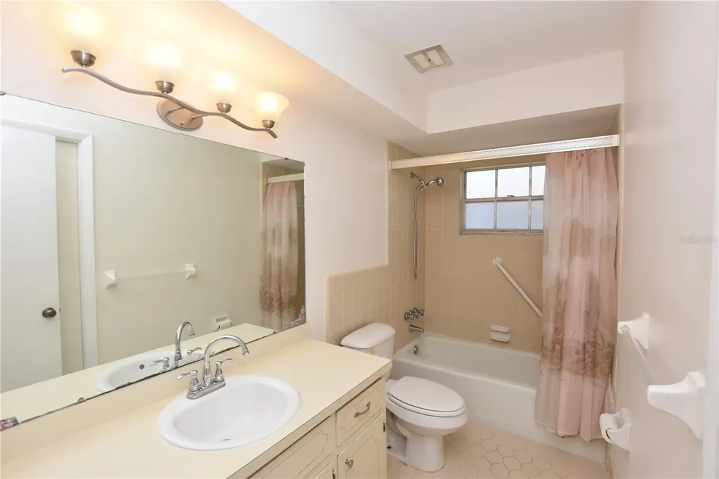 204 Chaucer Lane Winter Haven FL 33884