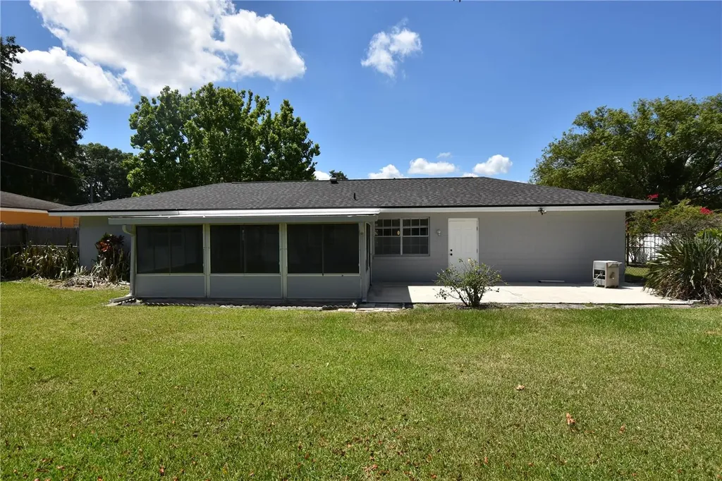 204 Chaucer Lane Winter Haven FL 33884