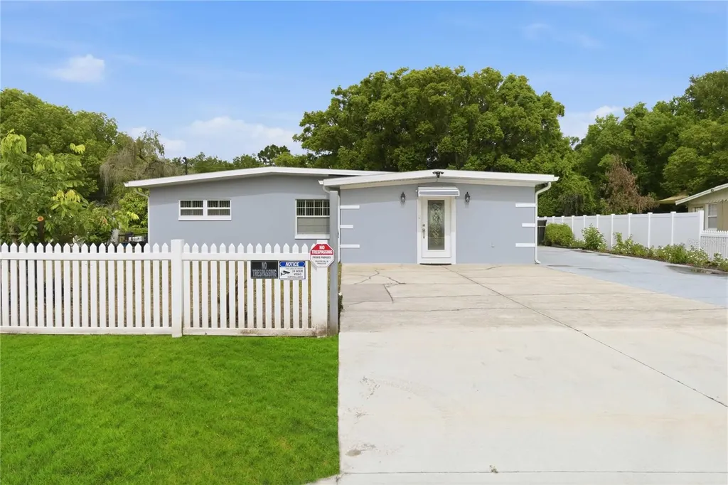 8304 Dot Lane Orlando FL 32809