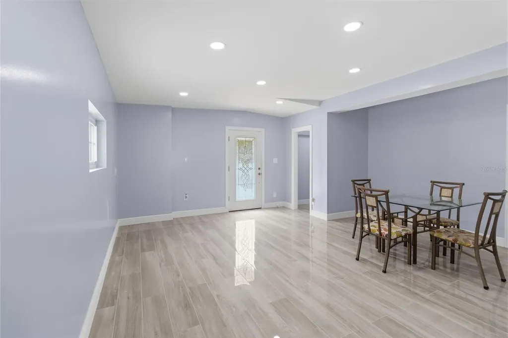 8304 Dot Lane Orlando FL 32809