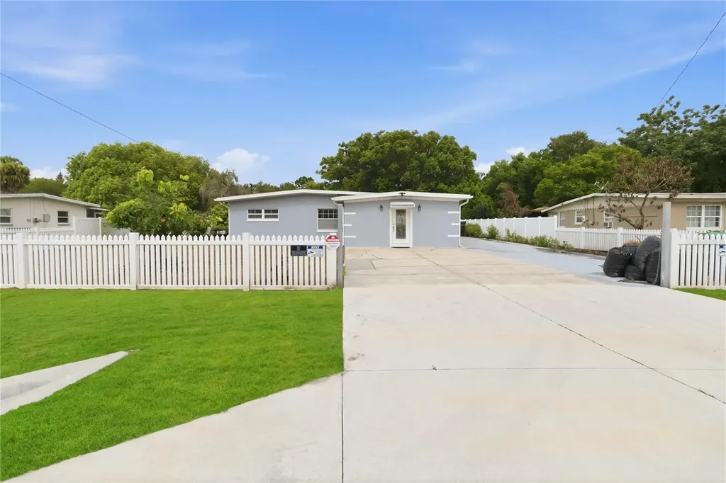 8304 Dot Lane Orlando FL 32809