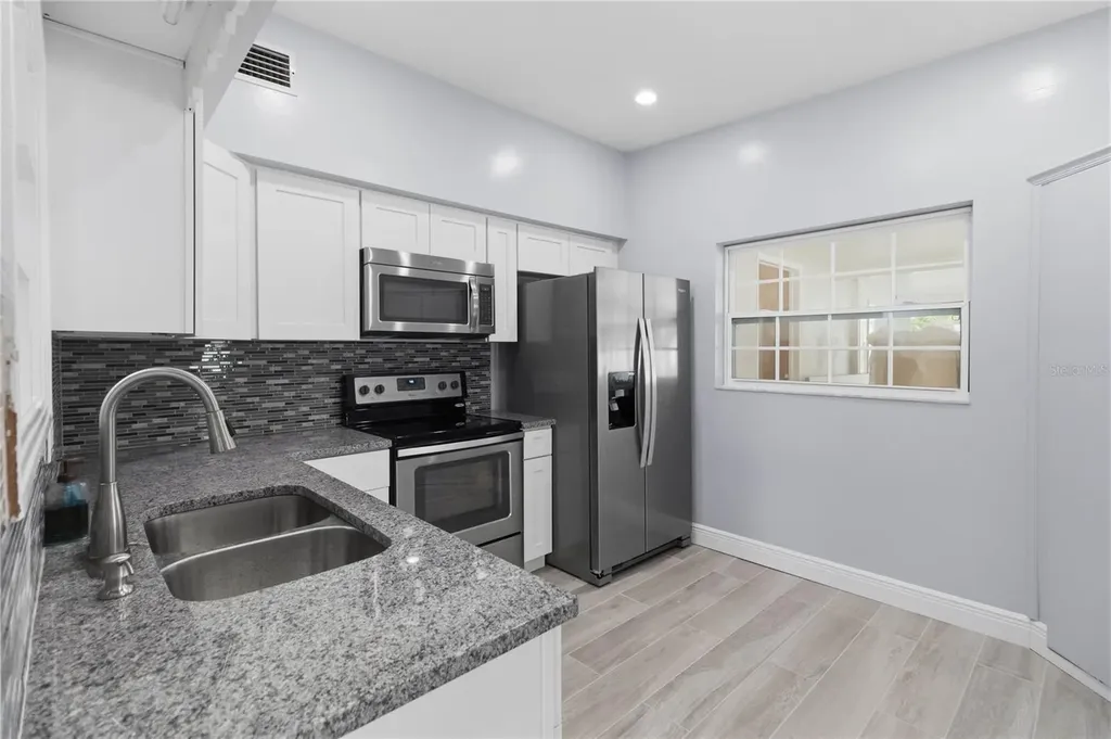 8304 Dot Lane Orlando FL 32809