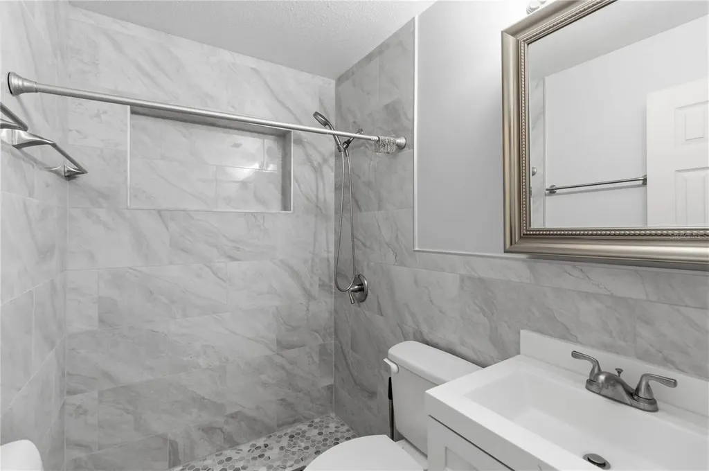 8304 Dot Lane Orlando FL 32809