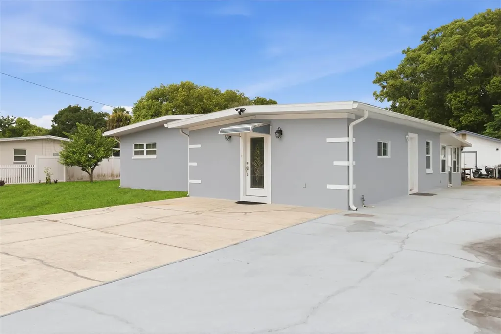 8304 Dot Lane Orlando FL 32809