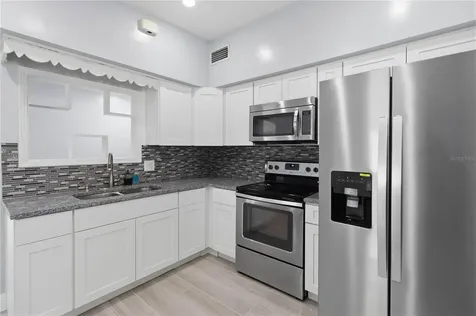 8304 Dot Lane Orlando FL 32809