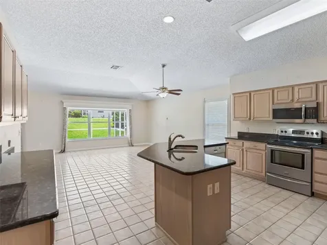 823 San Salvador Drive The Villages FL 32159