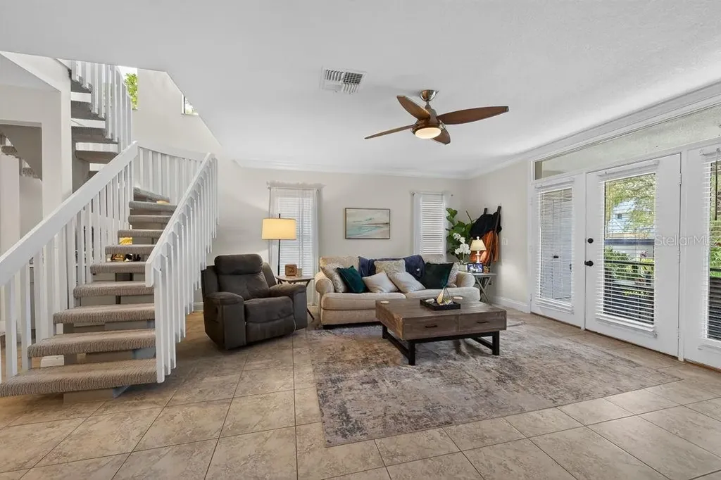 1672 Watermark Circle NE St Petersburg FL 33702