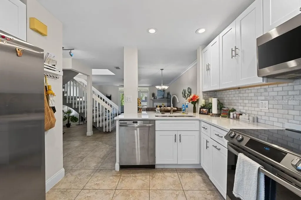 1672 Watermark Circle NE St Petersburg FL 33702