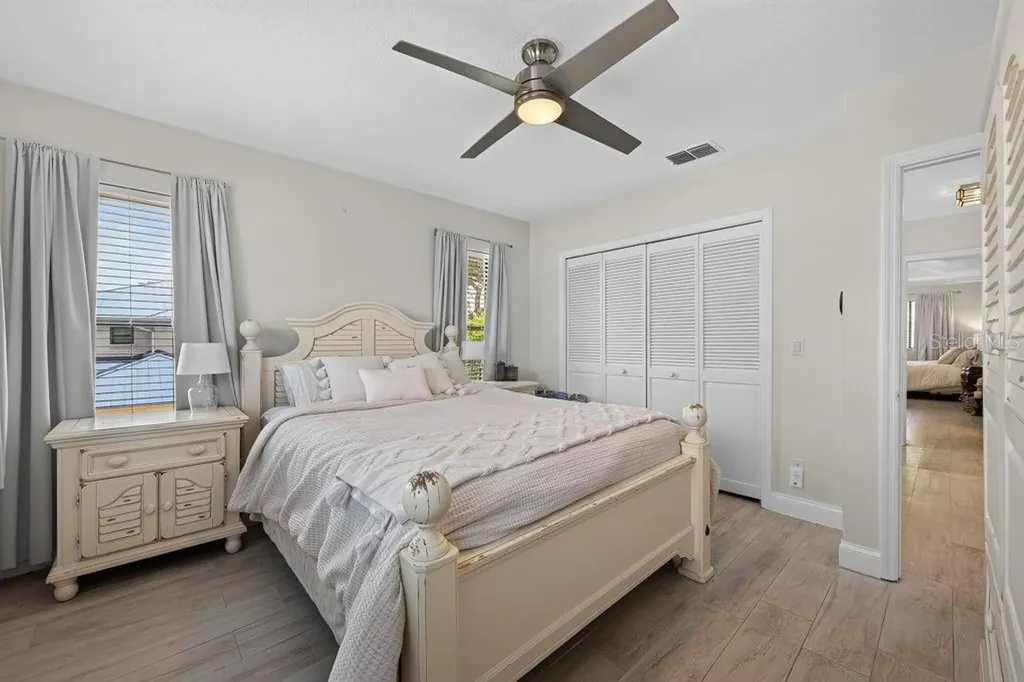 1672 Watermark Circle NE St Petersburg FL 33702