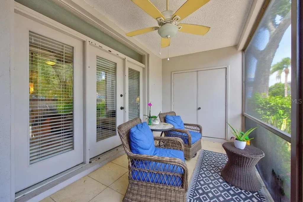 1672 Watermark Circle NE St Petersburg FL 33702