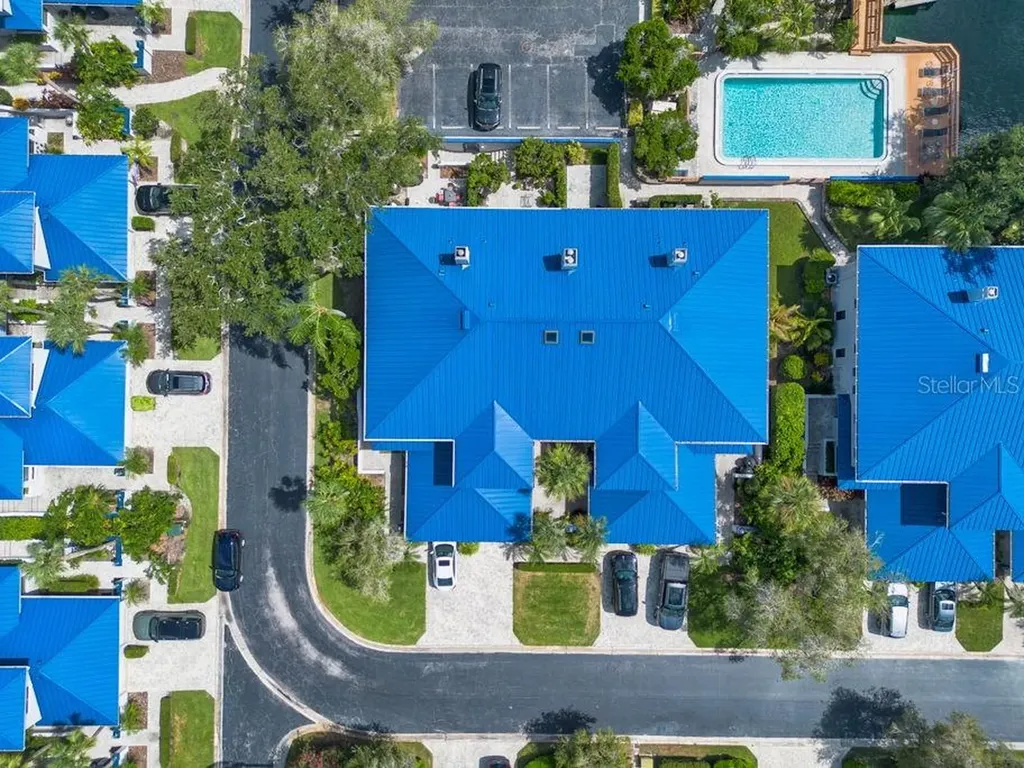 1672 Watermark Circle NE St Petersburg FL 33702