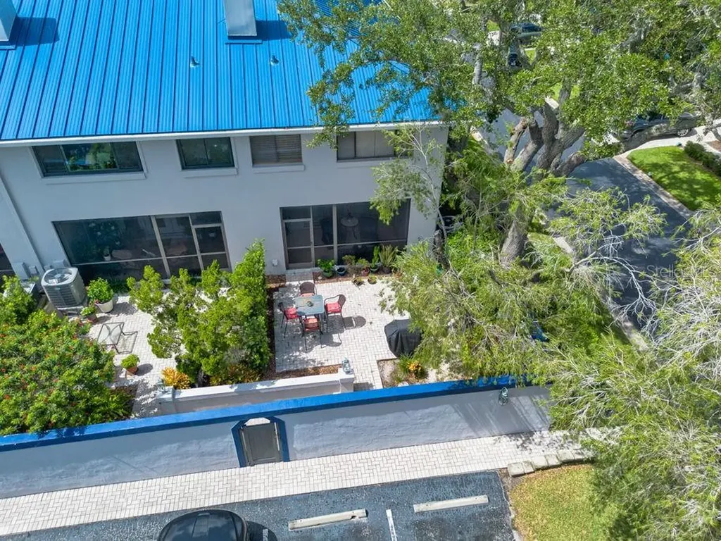 1672 Watermark Circle NE St Petersburg FL 33702