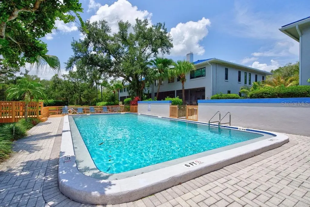 1672 Watermark Circle NE St Petersburg FL 33702