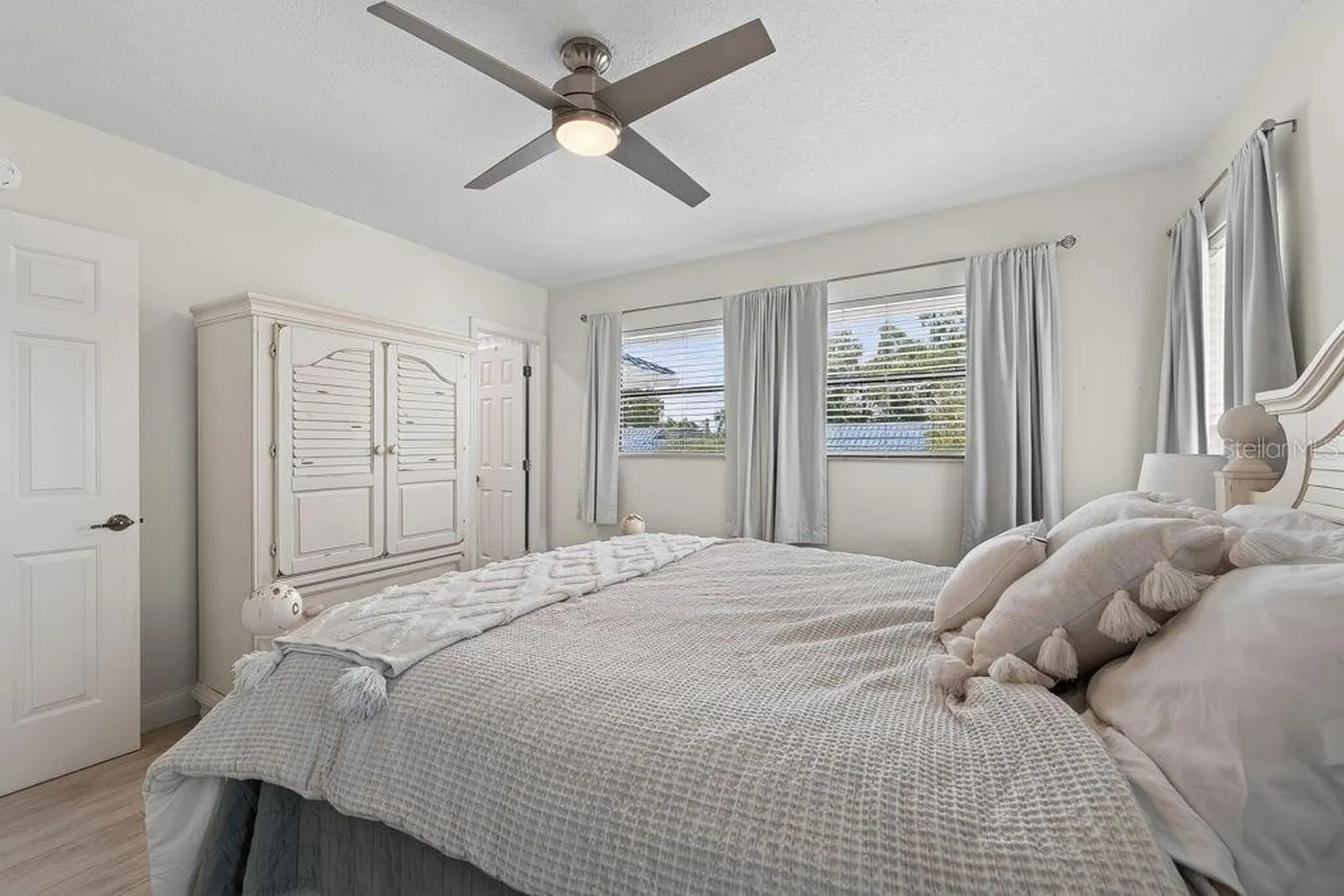 1672 Watermark Circle NE St Petersburg FL 33702