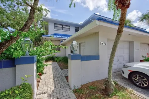 1672 Watermark Circle NE St Petersburg FL 33702
