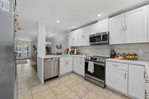 1672 Watermark Circle NE St Petersburg FL 33702