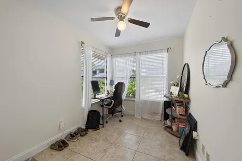 1672 Watermark Circle NE St Petersburg FL 33702