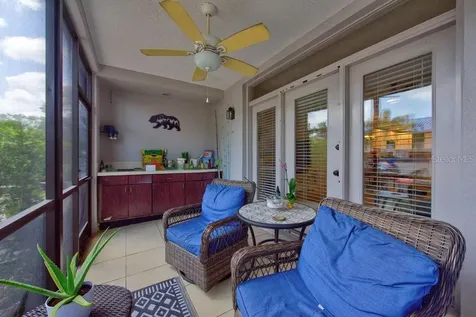 1672 Watermark Circle NE St Petersburg FL 33702