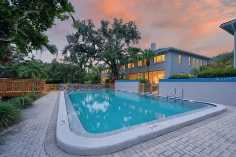 1672 Watermark Circle NE St Petersburg FL 33702