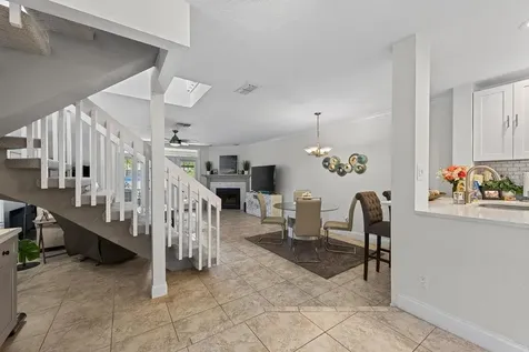 1672 Watermark Circle NE St Petersburg FL 33702