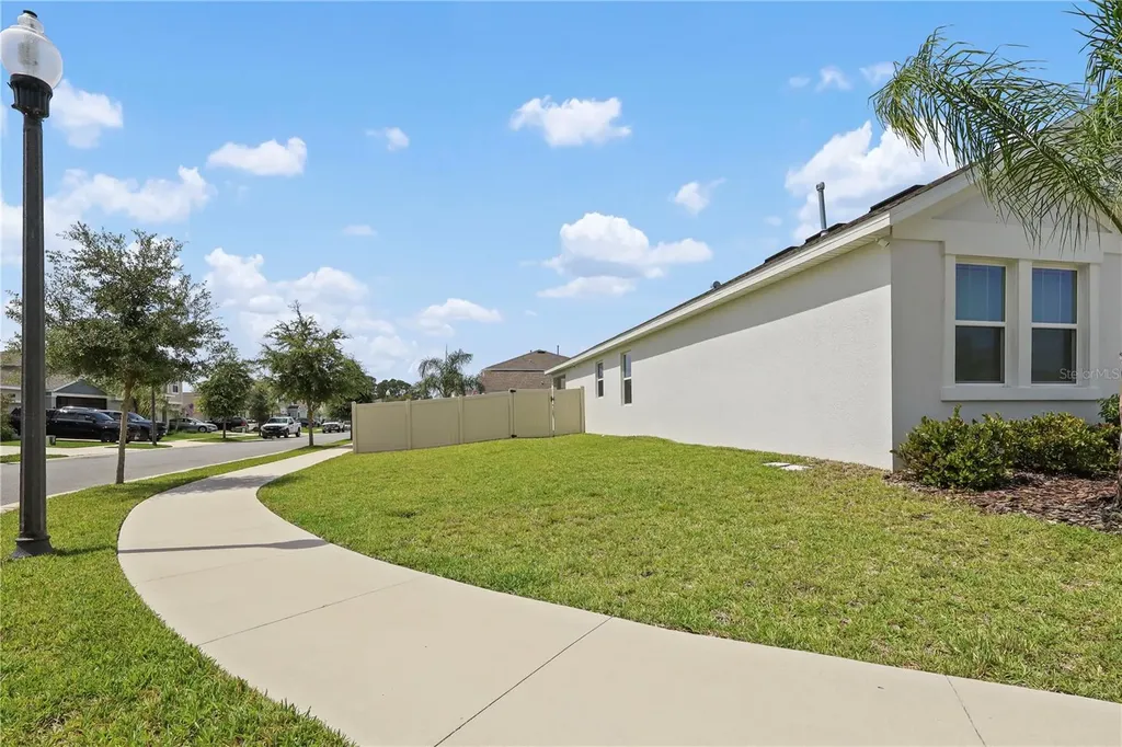 33571 Sky Blossom Circle Leesburg FL 34788