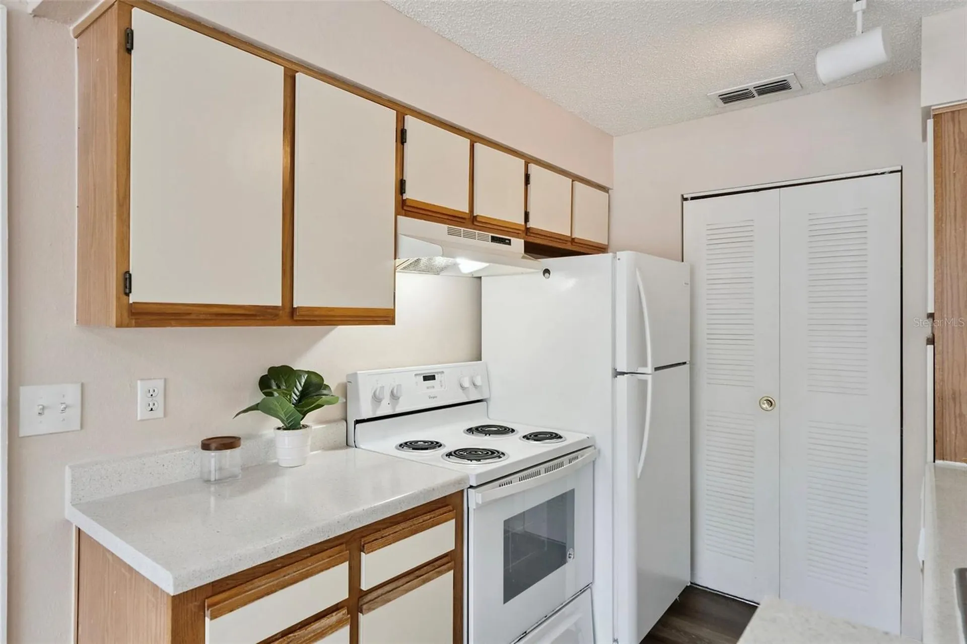 1085 S Hiawassee Road Orlando FL 32835