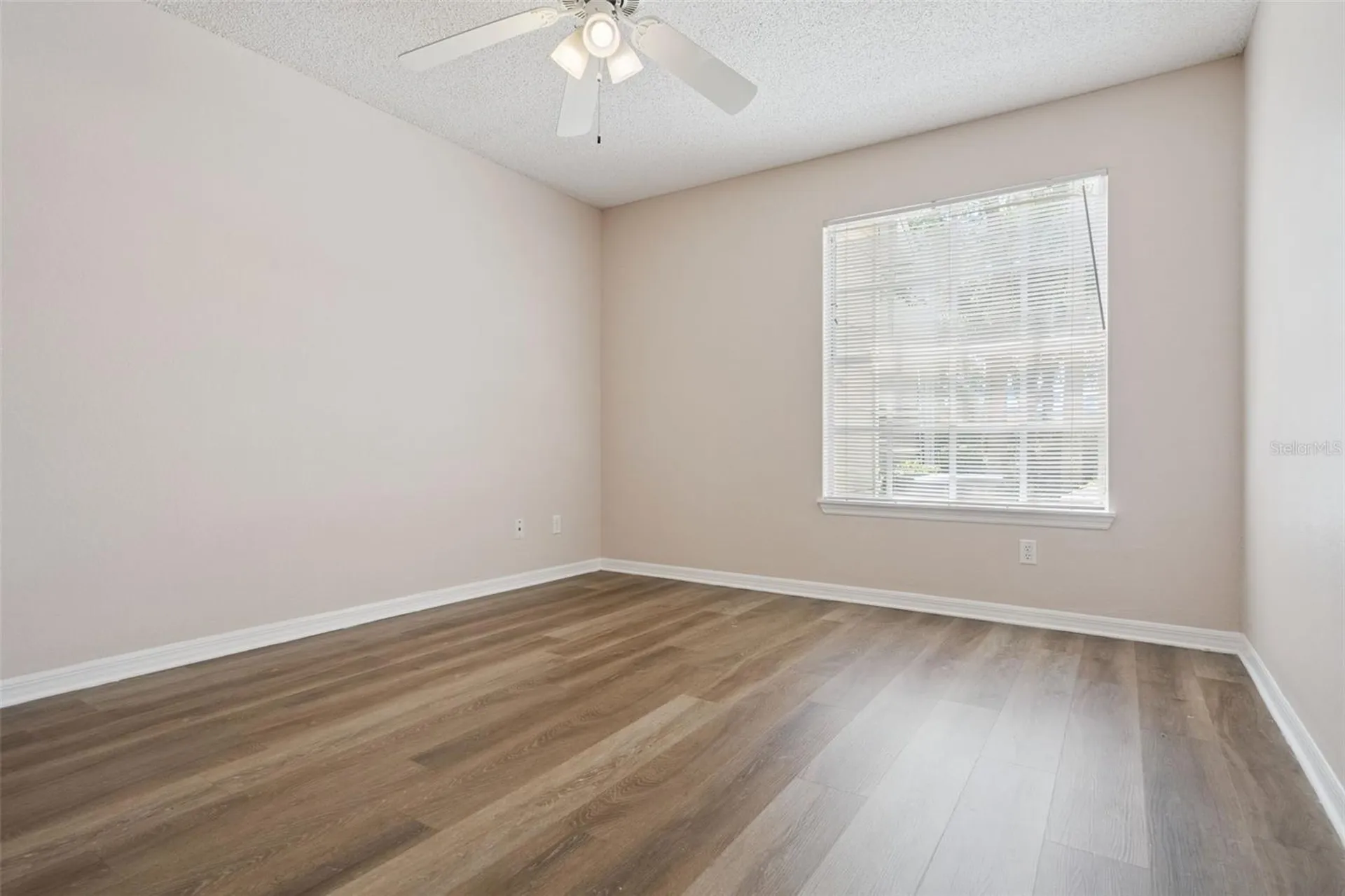 1085 S Hiawassee Road Orlando FL 32835
