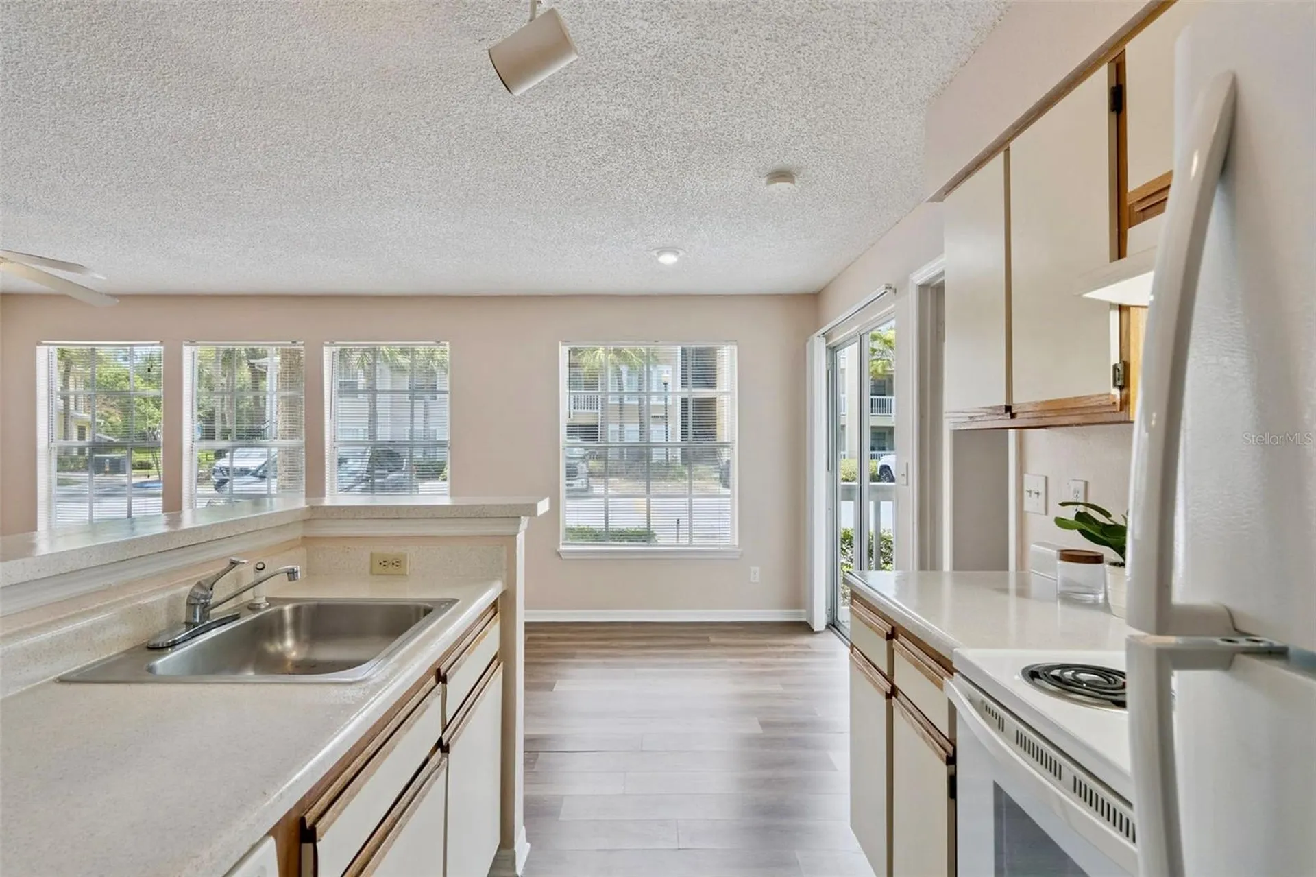 1085 S Hiawassee Road Orlando FL 32835