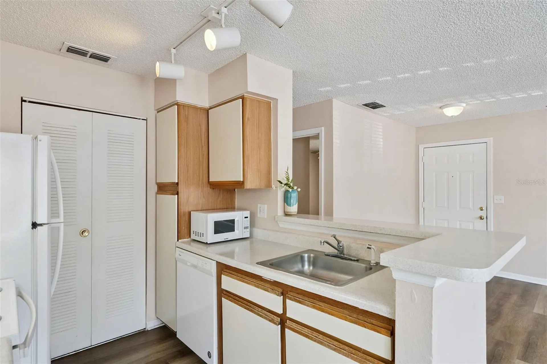 1085 S Hiawassee Road Orlando FL 32835