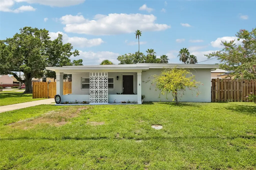 114 Lake Judy Lee Drive Largo FL 33771