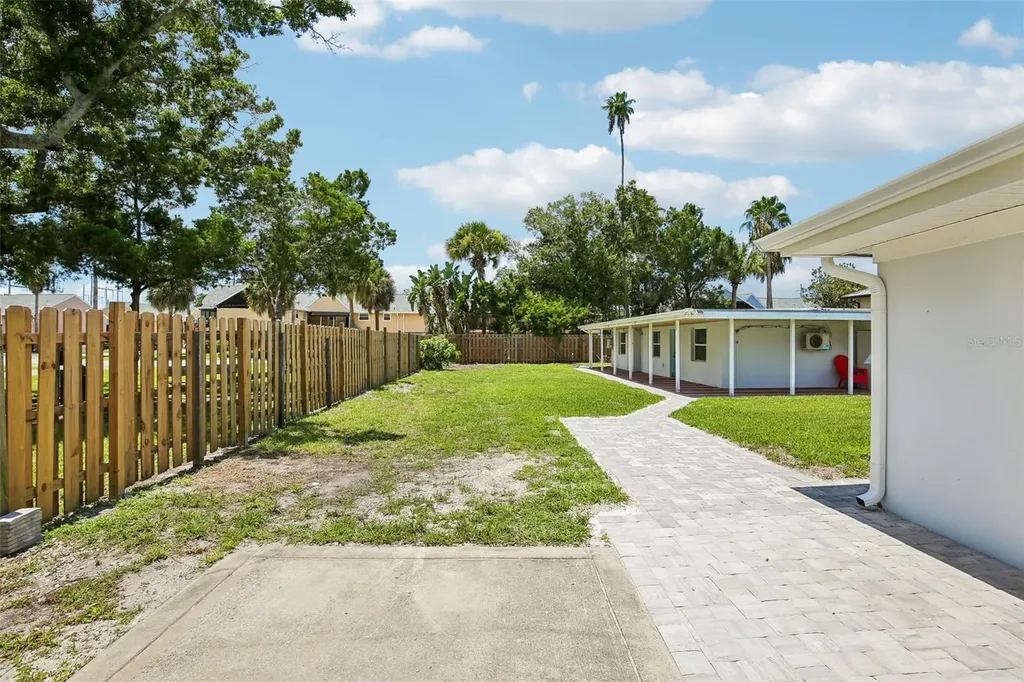 114 Lake Judy Lee Drive Largo FL 33771