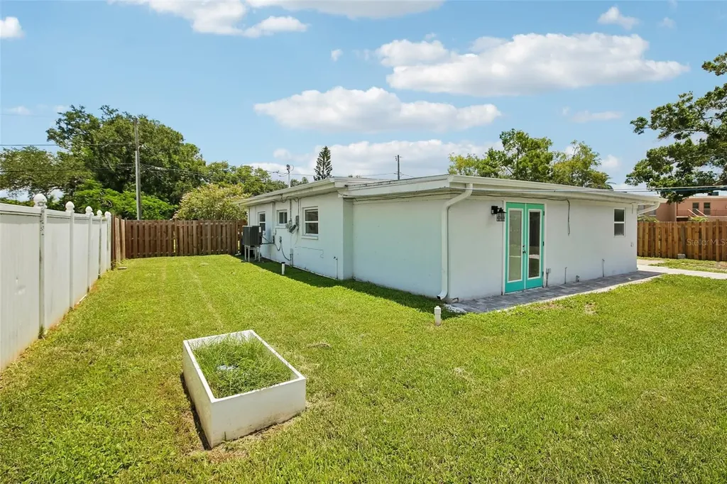 114 Lake Judy Lee Drive Largo FL 33771